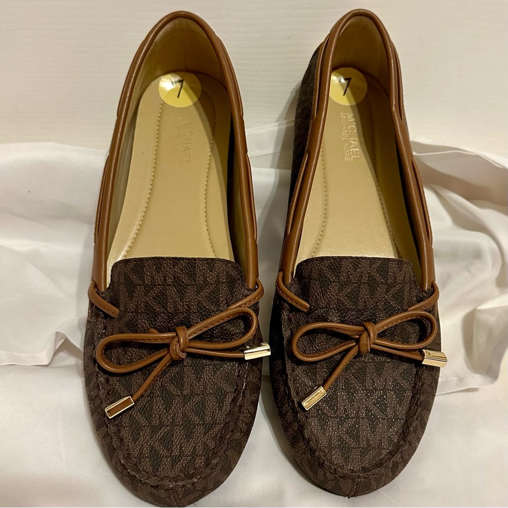 EUC Michael Kors Slip-on shoes